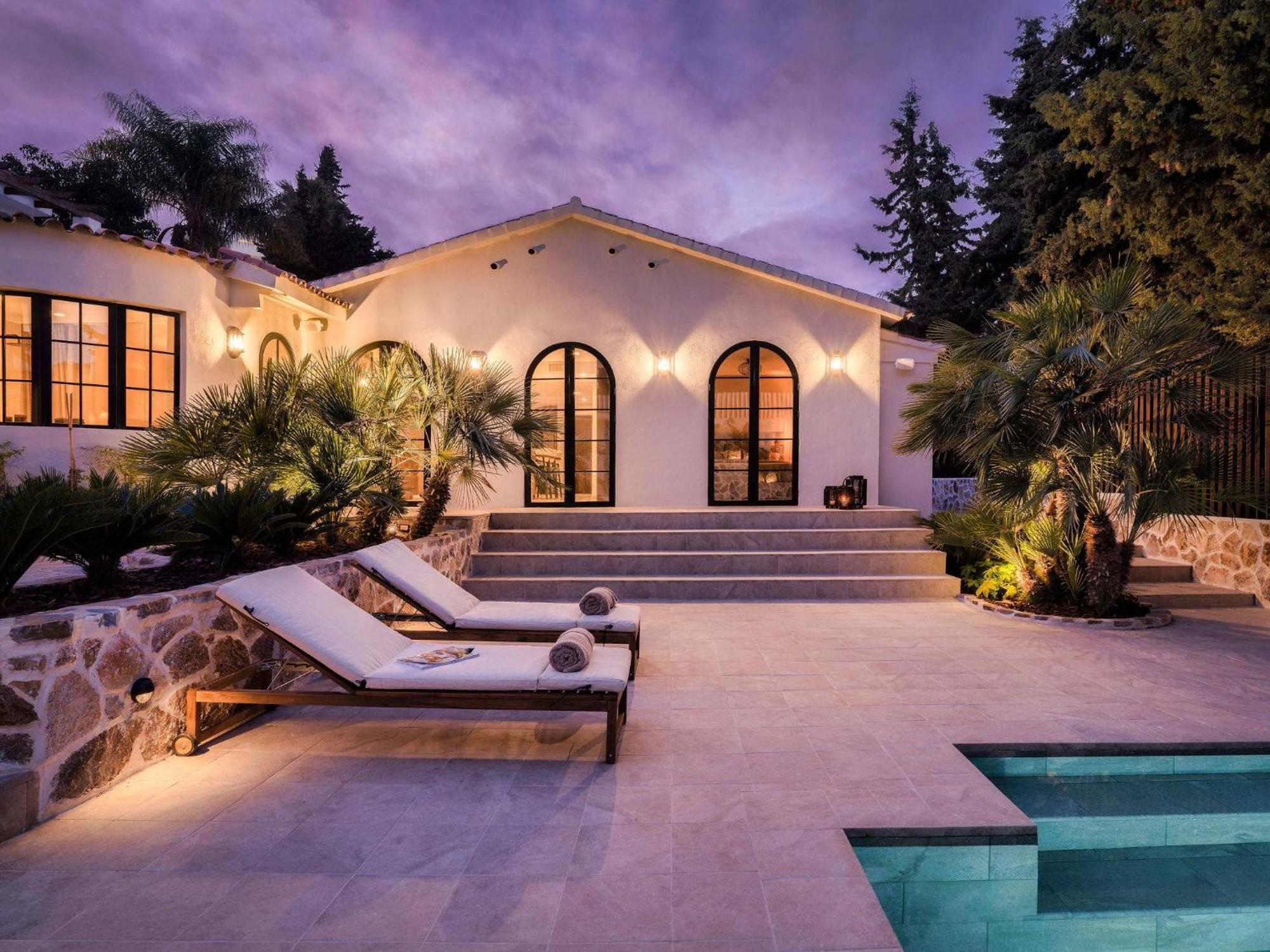 Jazmine Exquisite Oasis Nuva Andalucia Villa *